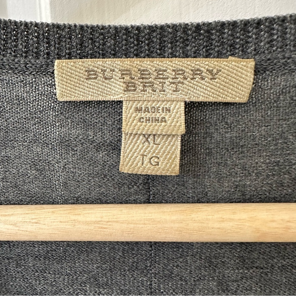 Burberry Brit Extra Fine Merino Wool V-Neck Sweater in Gray, Size XL - Picture 2 of 10